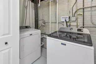 8920 Fairway Dr, Orland Park, IL 60462 - Photo 22
