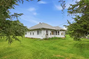 12694 Meredosia Rd, Albany, IL 61230 - Photo 2