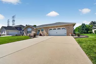 12902 W Beaver Lake Dr, Homer Glen, IL 60491 - Photo 2