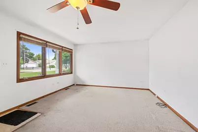 711 Harmony Court, North Aurora, IL 60542 - Photo 4