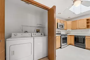 711 Harmony Ct, North Aurora, IL 60542 - Photo 8