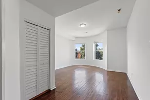 4423 S Prairie Ave, Chicago, IL 60653 - Photo 2