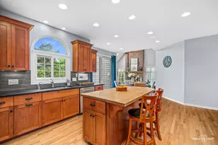 3811 Sunburst Ln, Naperville, IL 60564 - Photo 8