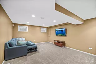 3811 Sunburst Ln, Naperville, IL 60564 - Photo 32