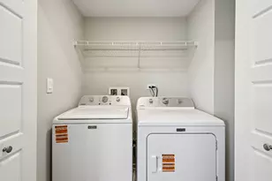 2226 Lake Shore Dr, Schaumburg, IL 60173 - Photo 14