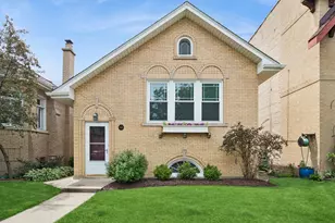 7448 N Rockwell St, Chicago, IL 60645 - Photo 2