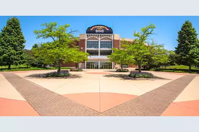2226 Waters Edge Drive, Schaumburg, IL 60173 - Photo 32