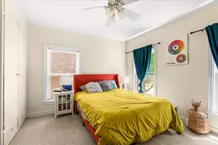 384 E Chicago St, Elgin, IL 60120 - Photo 10
