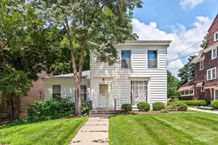 384 E Chicago St, Elgin, IL 60120 - Photo 1