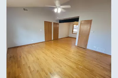 7411 N Claremont Avenue #2W, Chicago, IL 60645 - Photo 4