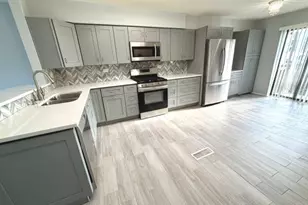 1929 Songsparrow Ct, Schaumburg, IL 60173 - Photo 6