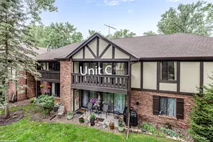 8127 Chestnut Dr, Palos Hills, IL 60465 - Photo 1