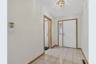 6207 Carriage Green Way #0, Rockford, IL 61108 - Photo 4