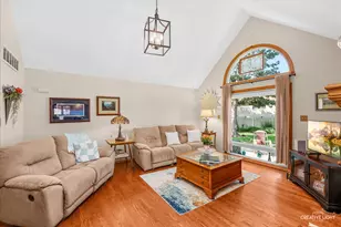 1011 Erins Glen Dr, Joliet, IL 60431 - Photo 8