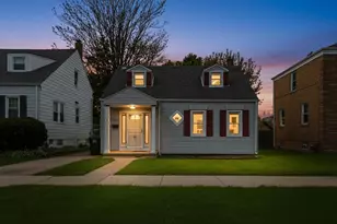 8720 S Richmond Ave, Evergreen Park, IL 60805 - Photo 2