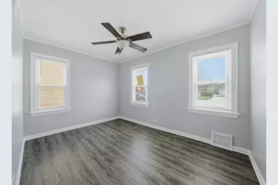 8720 S Richmond Avenue, Evergreen Park, IL 60805 - Photo 14