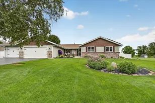 864 Campton Dr, Rockford, IL 61102 - Photo 1