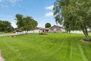 864 Campton Dr, Rockford, IL 61102 - Photo 6
