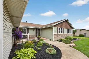 864 Campton Dr, Rockford, IL 61102 - Photo 8