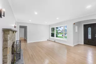 155 Cornell Ave, Des Plaines, IL 60016 - Photo 4