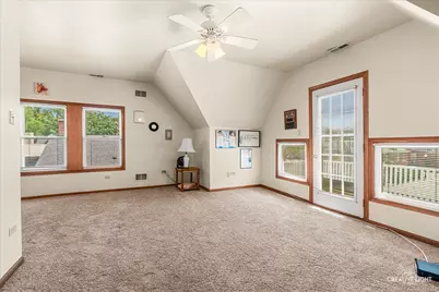 386 E Chicago Street, Elgin, IL 60120 - Photo 22
