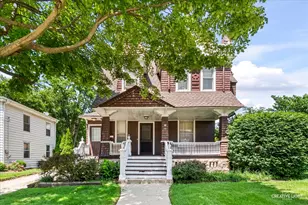 386 E Chicago St, Elgin, IL 60120 - Photo 1
