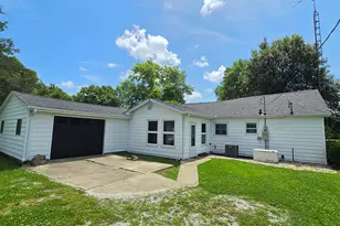 2769 Old 51 Rd, Sandoval, IL 62882 - Photo 8