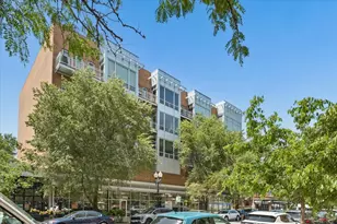 3920 N Sheridan Rd, Chicago, IL 60613 - Photo 2