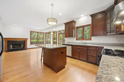 202 W Willow Street, Lombard, IL 60148 - Photo 2