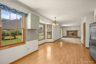 221 Foxmoor Rd, Fox River Grove, IL 60021 - Photo 10