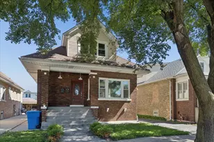 4928 W Eddy St, Chicago, IL 60641 - Photo 2