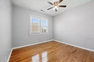 4928 W Eddy St, Chicago, IL 60641 - Photo 14