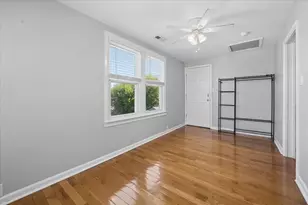 4928 W Eddy St, Chicago, IL 60641 - Photo 16