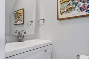 645 W Surf St, Chicago, IL 60657 - Photo 10