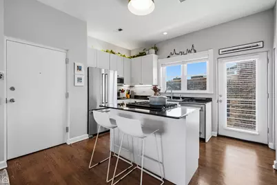 645 W Surf Street #A4, Chicago, IL 60657 - Photo 4