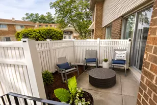885 White Oak Ln, University Park, IL 60484 - Photo 2