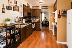 885 White Oak Ln, University Park, IL 60484 - Photo 4