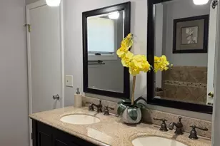 243 Palmgren Ct, Buffalo Grove, IL 60089 - Photo 6
