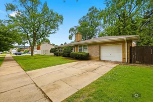 16112 University Ave, South Holland, IL 60473 - Photo 2