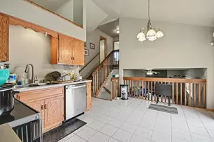 5712 Kathryn Ln, Matteson, IL 60443 - Photo 4