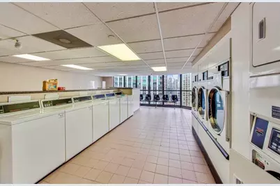 10 E Ontario Street #4103, Chicago, IL 60611 - Photo 38