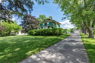 2823 27th St, Zion, IL 60099 - Photo 2