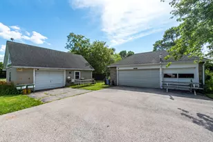 2823 27th St, Zion, IL 60099 - Photo 28