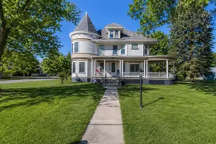 405 E Peru St, Princeton, IL 61356 - Photo 1