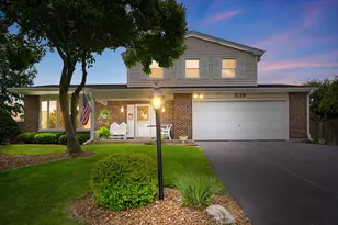 539 Hamilton Ave, Westmont, IL 60559 - Photo 2