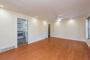 302 E Washington St, Round Lake Park, IL 60073 - Photo 4