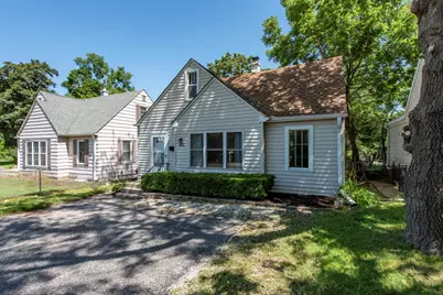 302 E Washington Street, Round Lake Park, IL 60073 - Photo 2