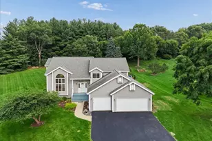 539 Creekview Ln, Rockford, IL 61114 - Photo 1
