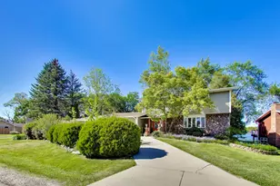 2004 Sprucewood Ln, Lindenhurst, IL 60046 - Photo 44