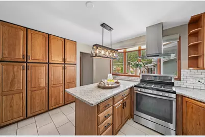 30W044 Bruce Lane, Naperville, IL 60563 - Photo 6